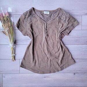 Bleu Gray Green Lace Button Flare T-shirts